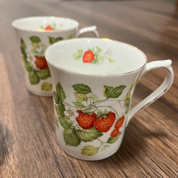 Vintage English Strawberry Tea Set Hammersley & Co. 11 pieces - Picture 9 of 10